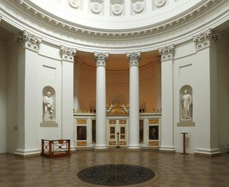 View of the chapel and the first two evangelists in the Sepulchral Chapel on Württemberg Hill