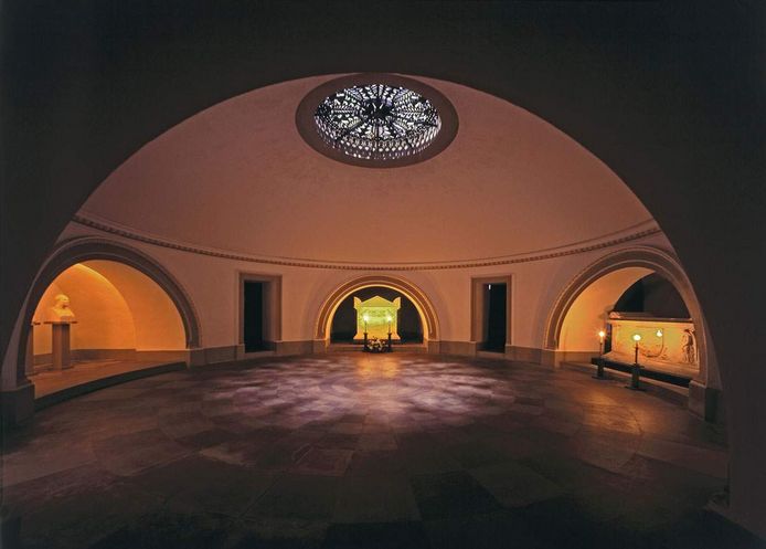 the Sepulchral Chapel on Württemberg Hill, tomb